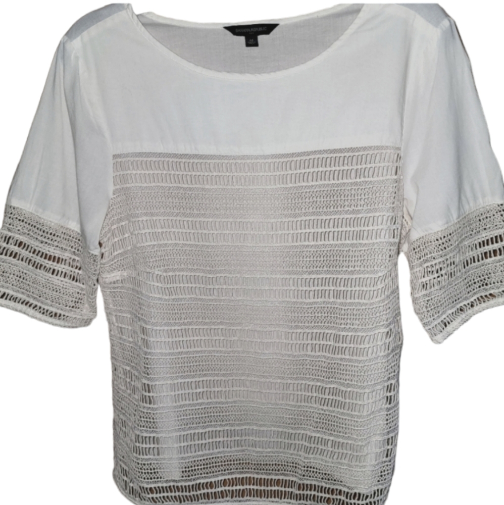 Banana Republic crocheted front top.  EUC.  Size Medium.